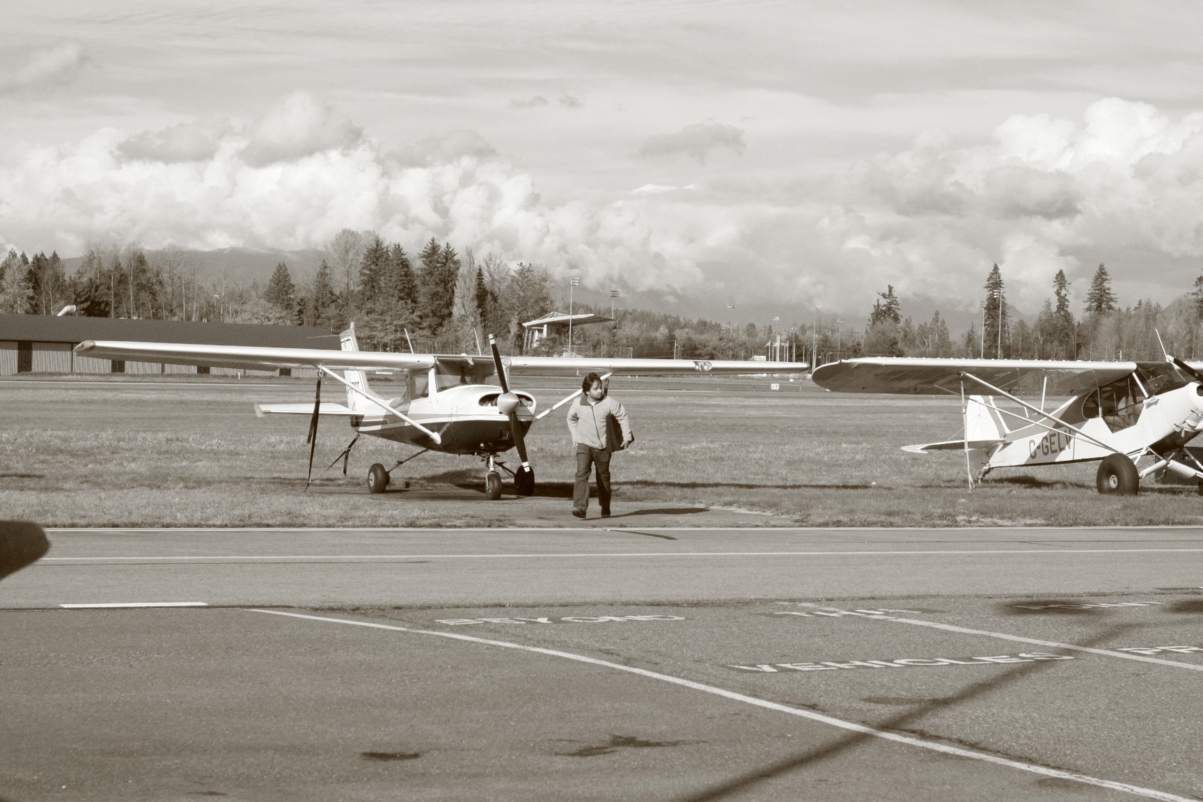 Aniket Chavan crossing the taxiway--Phil Craig's photo.  Langley Flying School